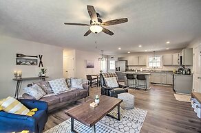 Stunning New Market Home w/ Mtn Views & Hot Tub!