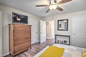 Stunning New Market Home w/ Mtn Views & Hot Tub!