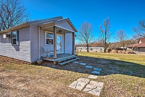 'the Brewer Guesthouse' Tiny Home w/ Patio & Yard!