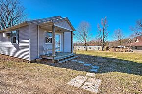 'the Brewer Guesthouse' Tiny Home w/ Patio & Yard!