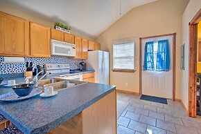 'the Brewer Guesthouse' Tiny Home w/ Patio & Yard!