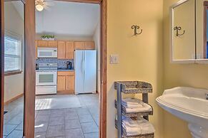 'the Brewer Guesthouse' Tiny Home w/ Patio & Yard!