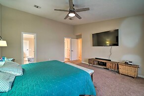 Lavish Lakefront House w/ Pool Table & Patio!