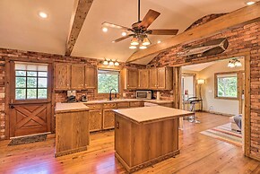 Norfork Lake Getaway: Deck, 6 Mi to Main St!