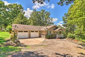 Norfork Lake Getaway: Deck, 6 Mi to Main St!