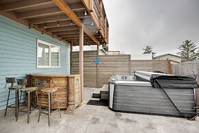 Coastal Haven Getaway ~ 1 Mi to Mill Beach!