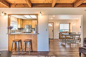 Coastal Haven Getaway ~ 1 Mi to Mill Beach!