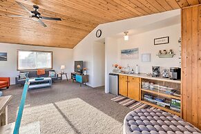 Coastal Haven Getaway ~ 1 Mi to Mill Beach!