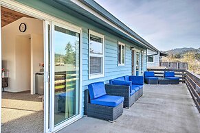 Coastal Haven Getaway ~ 1 Mi to Mill Beach!