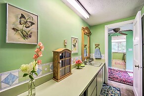 Furnished Deck + Home Gym: Bakersville Retreat!