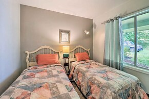 Furnished Deck + Home Gym: Bakersville Retreat!