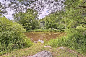 Furnished Deck + Home Gym: Bakersville Retreat!