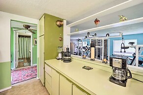 Furnished Deck + Home Gym: Bakersville Retreat!