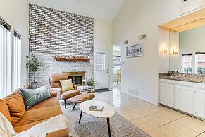 4 Mi to At&t Stadium: Townhome in Fort Worth