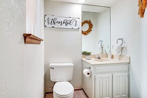 4 Mi to At&t Stadium: Townhome in Fort Worth