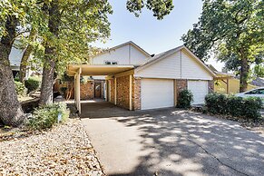 4 Mi to At&t Stadium: Townhome in Fort Worth