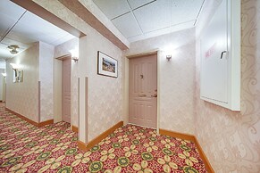 Ski + Shop: Newly Renovated Chautauqua Lake Studio