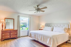 Home in The Villages w/ Lanai & Private Hot Tub!