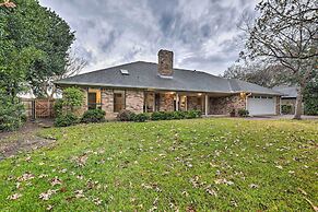 Spacious Waco Home ~ 9 Mi to Magnolia Market
