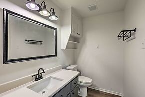 Spacious Waco Home ~ 9 Mi to Magnolia Market