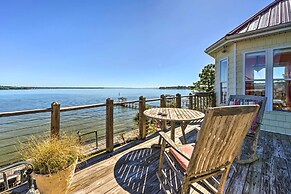 Charming Waterfront Home: Fish, Boat + More!