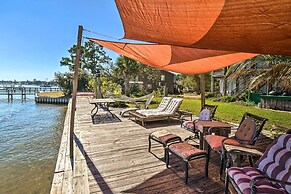 Charming Waterfront Home: Fish, Boat + More!