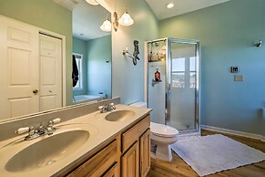 Charming Waterfront Home: Fish, Boat + More!