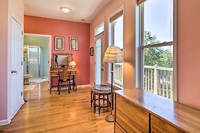 Charming Waterfront Home: Fish, Boat + More!