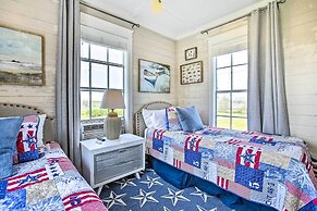 Pet-friendly Surfside Beach Home w/ Deck & Grill