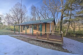 Cozy Knoxville Getaway ~ 8 Mi to Downtown!
