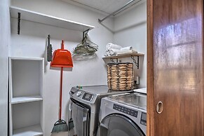 Cozy Knoxville Getaway ~ 8 Mi to Downtown!