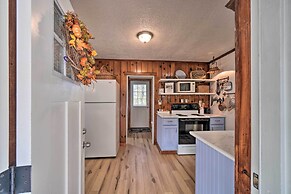 Cozy Knoxville Getaway ~ 8 Mi to Downtown!
