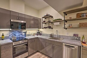 7 Mi to Dtwn Asheville: Apartment w/ Patio