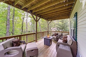 Newland Cabin w/ Beach Access: Near Hiking Trails!