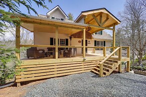 Newland Cabin w/ Beach Access: Near Hiking Trails!