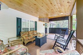 9 Mi to Sugar Mountain: Newland Cabin w/ Fire Pit!