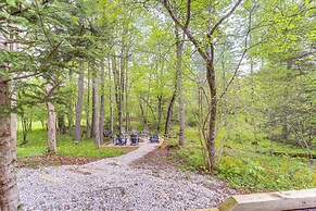 9 Mi to Sugar Mountain: Newland Cabin w/ Fire Pit!