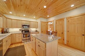 Maggie Valley Cabin w/ Private Hot Tub & Game Room