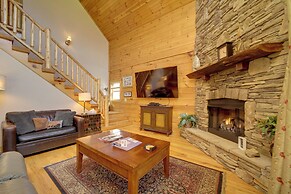 Maggie Valley Cabin w/ Private Hot Tub & Game Room