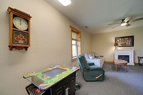 Maggie Valley Cabin w/ Private Hot Tub & Game Room