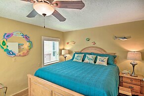 'coastal Cove' w/ Private Deck, 4 Mi to Beach
