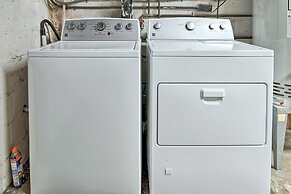 'coastal Cove' w/ Private Deck, 4 Mi to Beach