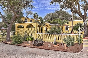 'coastal Cove' w/ Private Deck, 4 Mi to Beach