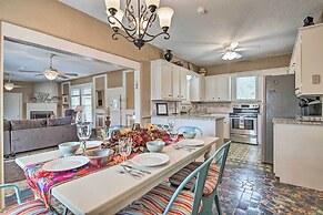 'coastal Cove' w/ Private Deck, 4 Mi to Beach