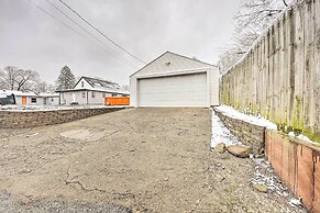 Modern South Bend Getaway ~ 3 Mi to Downtown