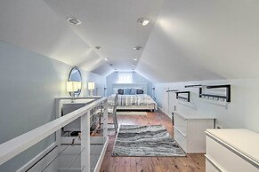 Chincoteague Island Cottage ~ 2 Mi to Beaches