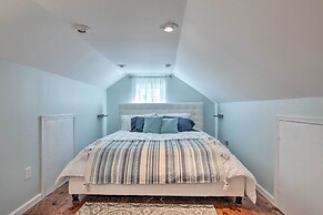 Chincoteague Island Cottage ~ 2 Mi to Beaches