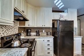 Greers Ferry Lakefront Home w/ Deck & Boat Slips!