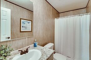 Greers Ferry Lakefront Home w/ Deck & Boat Slips!