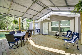 Greers Ferry Lakefront Home w/ Deck & Boat Slips!